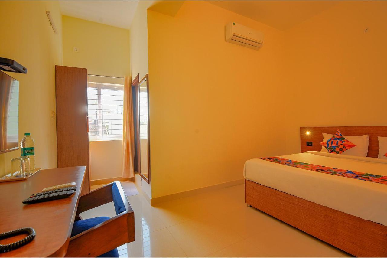 FabHotel GR Lake View Bangalore Exterior foto